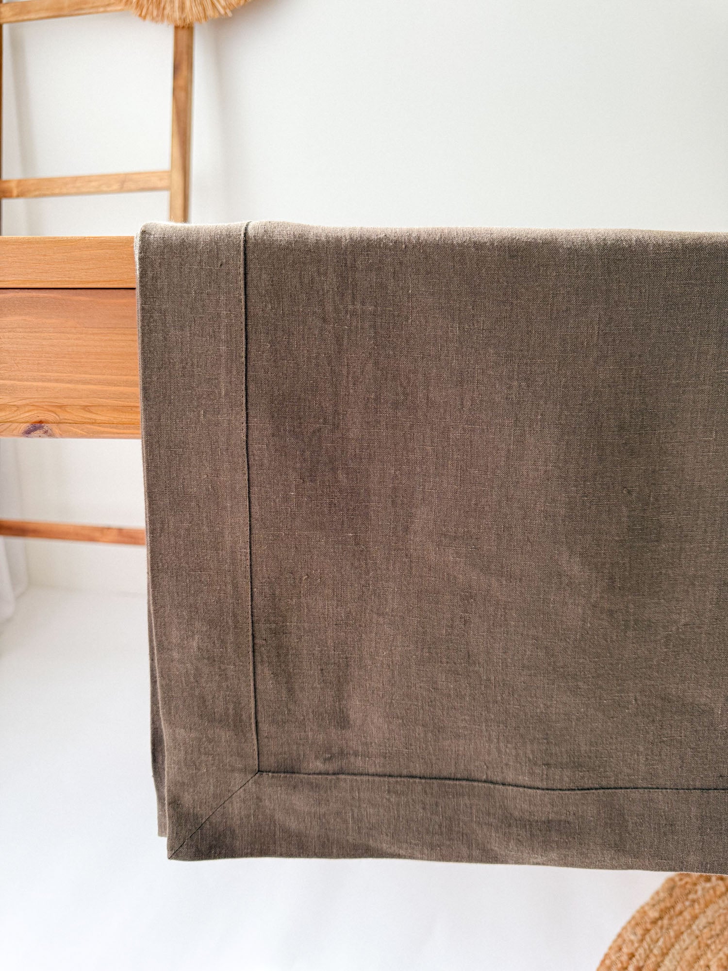 Nappe en lin marron