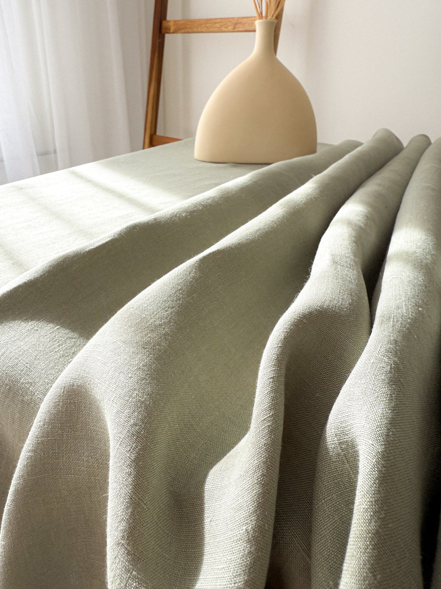 Nappe en lin vert sauge