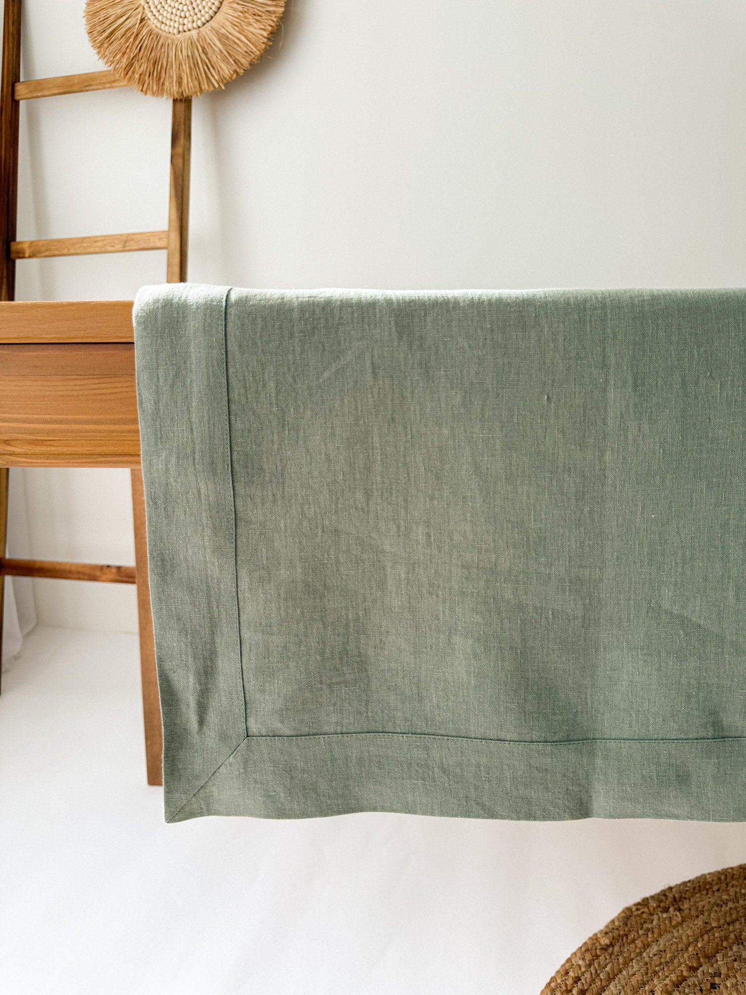 Nappe en lin vert sauge