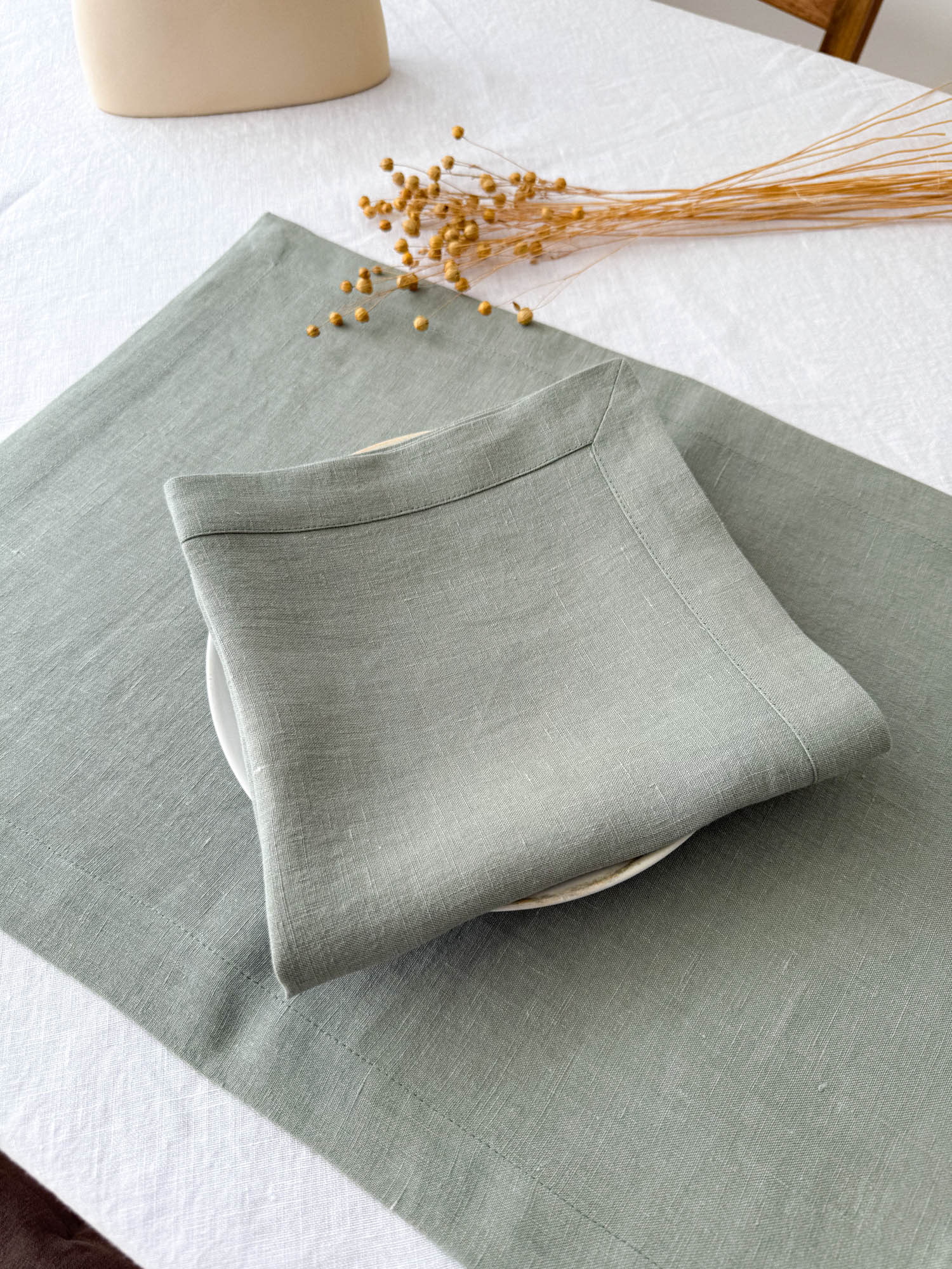 Serviette de table en lin vert sauge