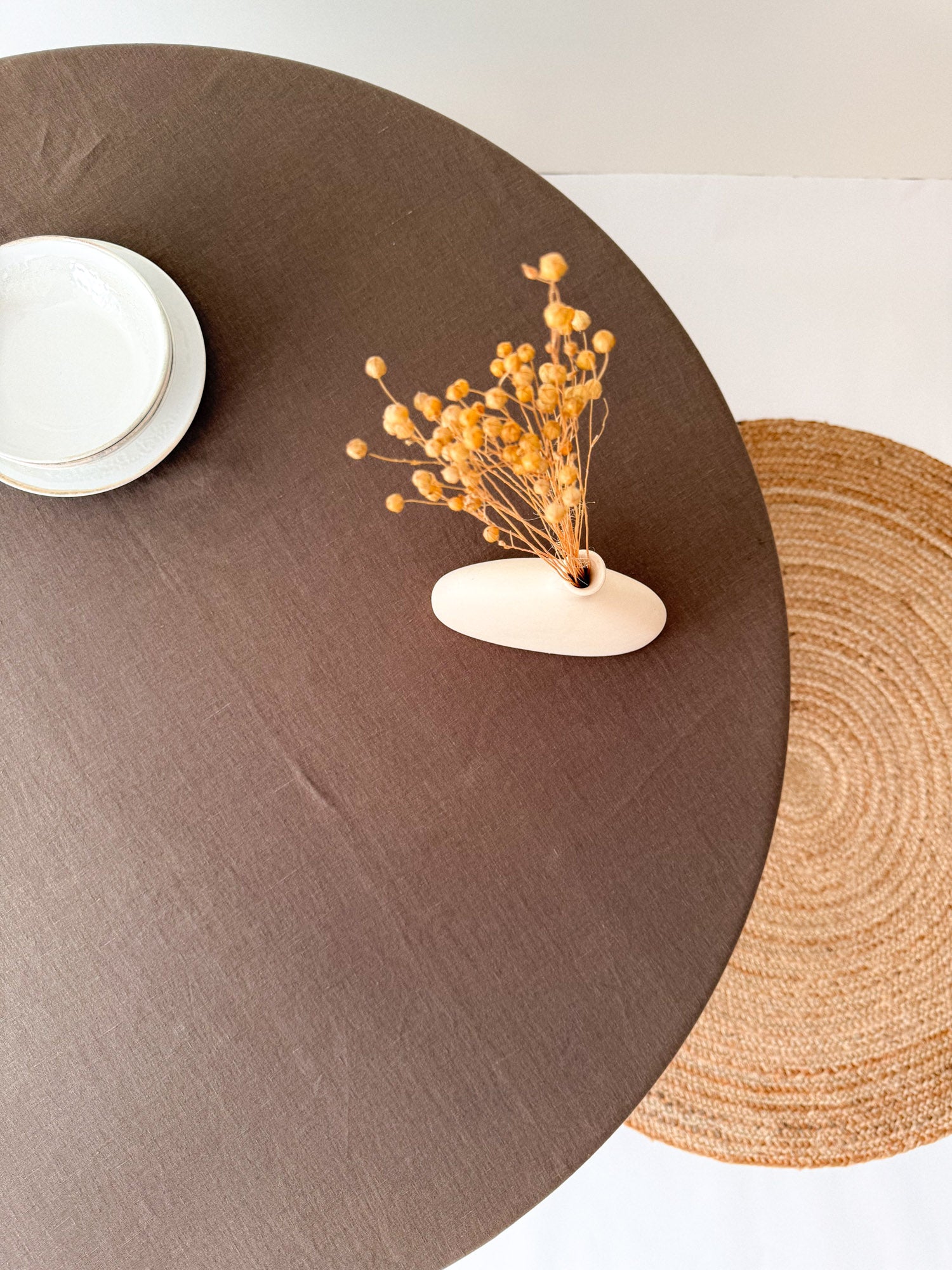Nappe ronde en lin avec motif ajouré - Marron