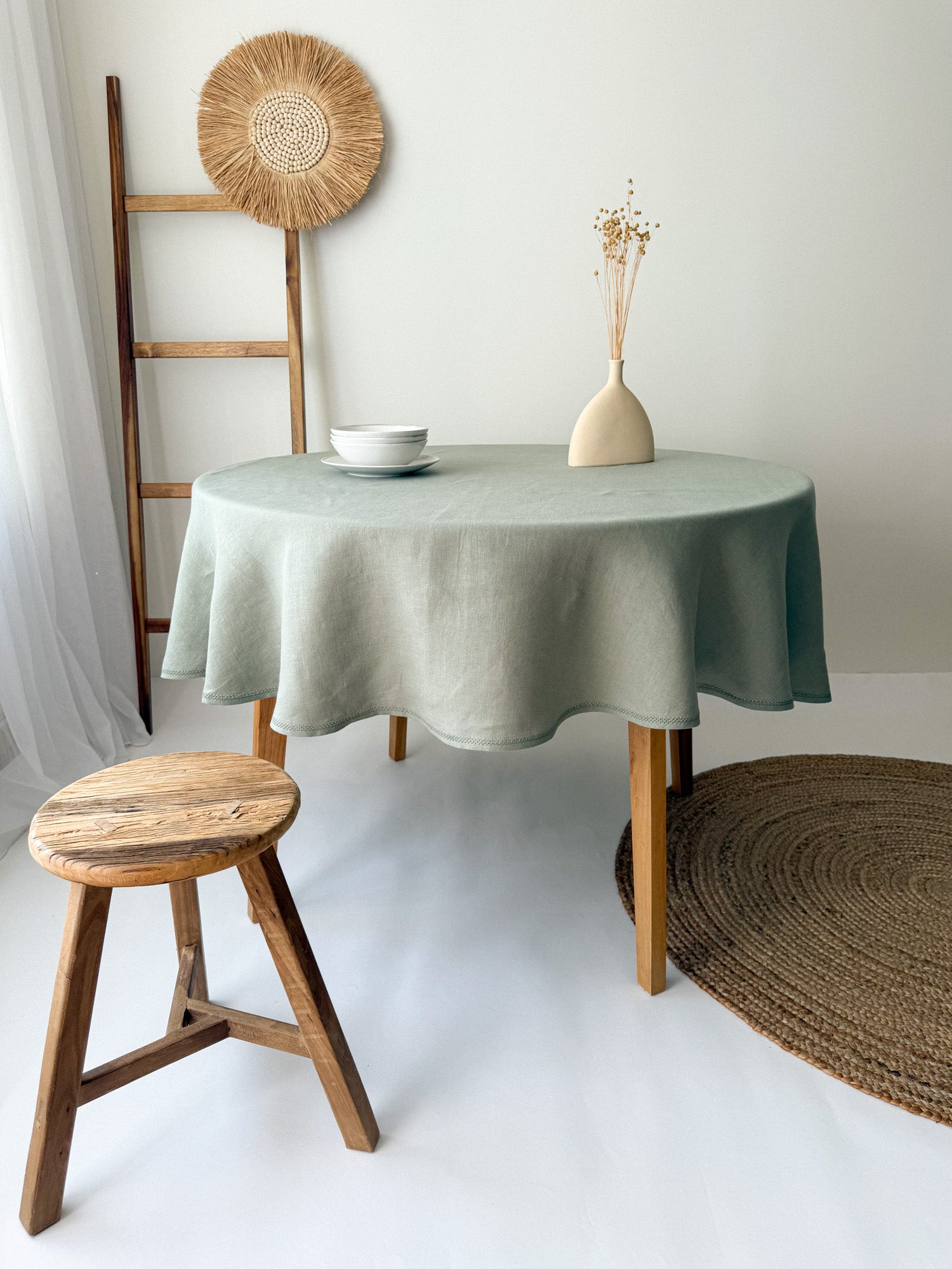 Nappe ronde en lin avec motif ajouré - Vert Sauge