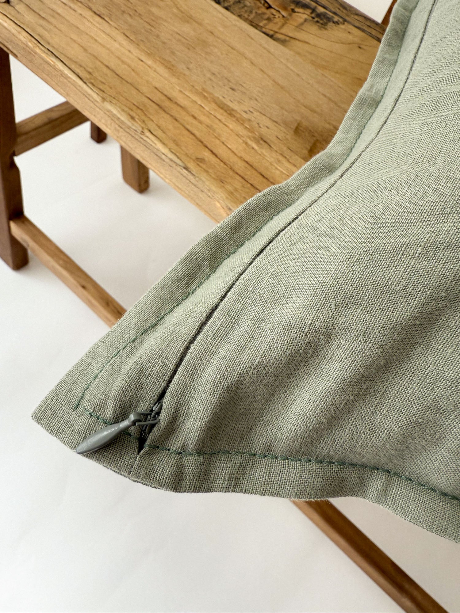 Housse de coussin en lin avec bordure - Vert Sauge