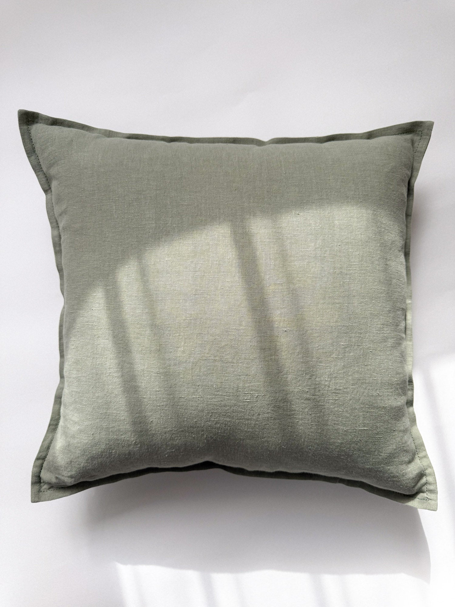 Housse de coussin en lin avec bordure - Vert Sauge