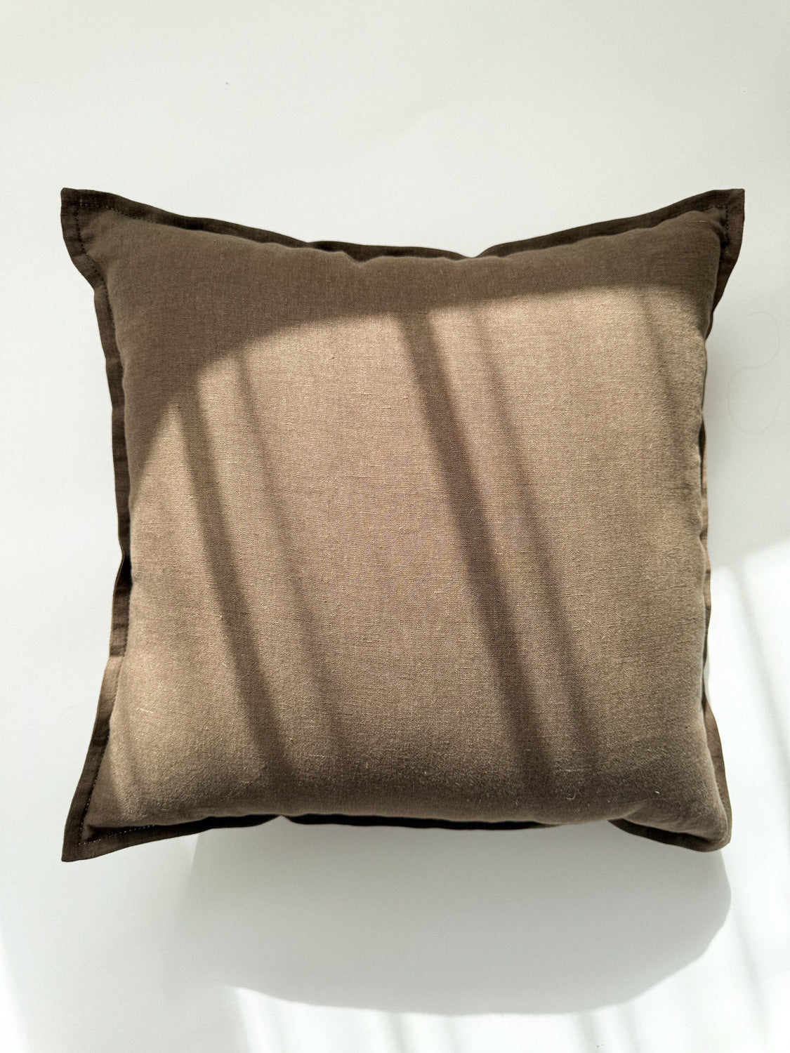 Housse de coussin en lin avec bordure - Marron