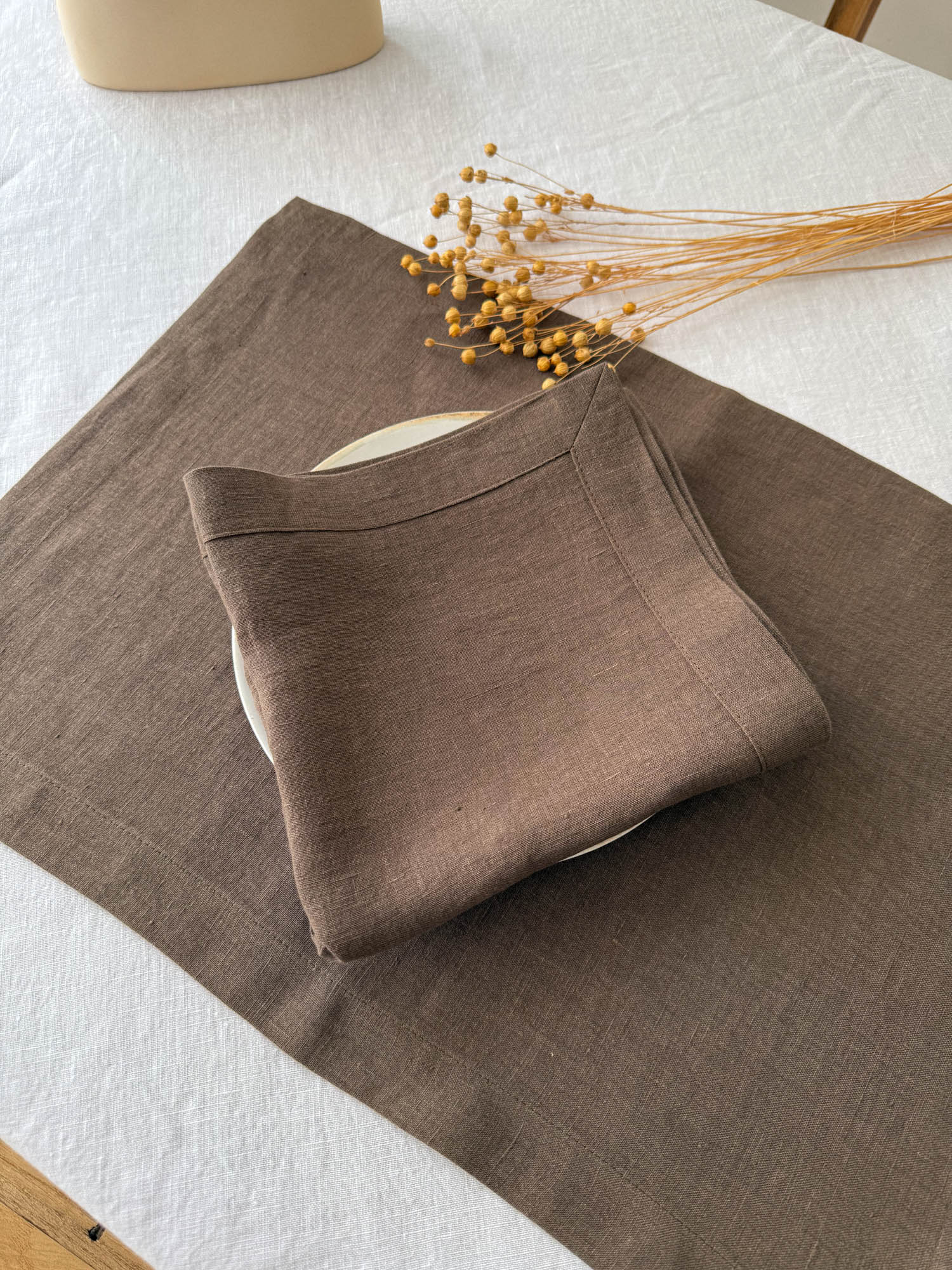 Serviette de table en lin marron