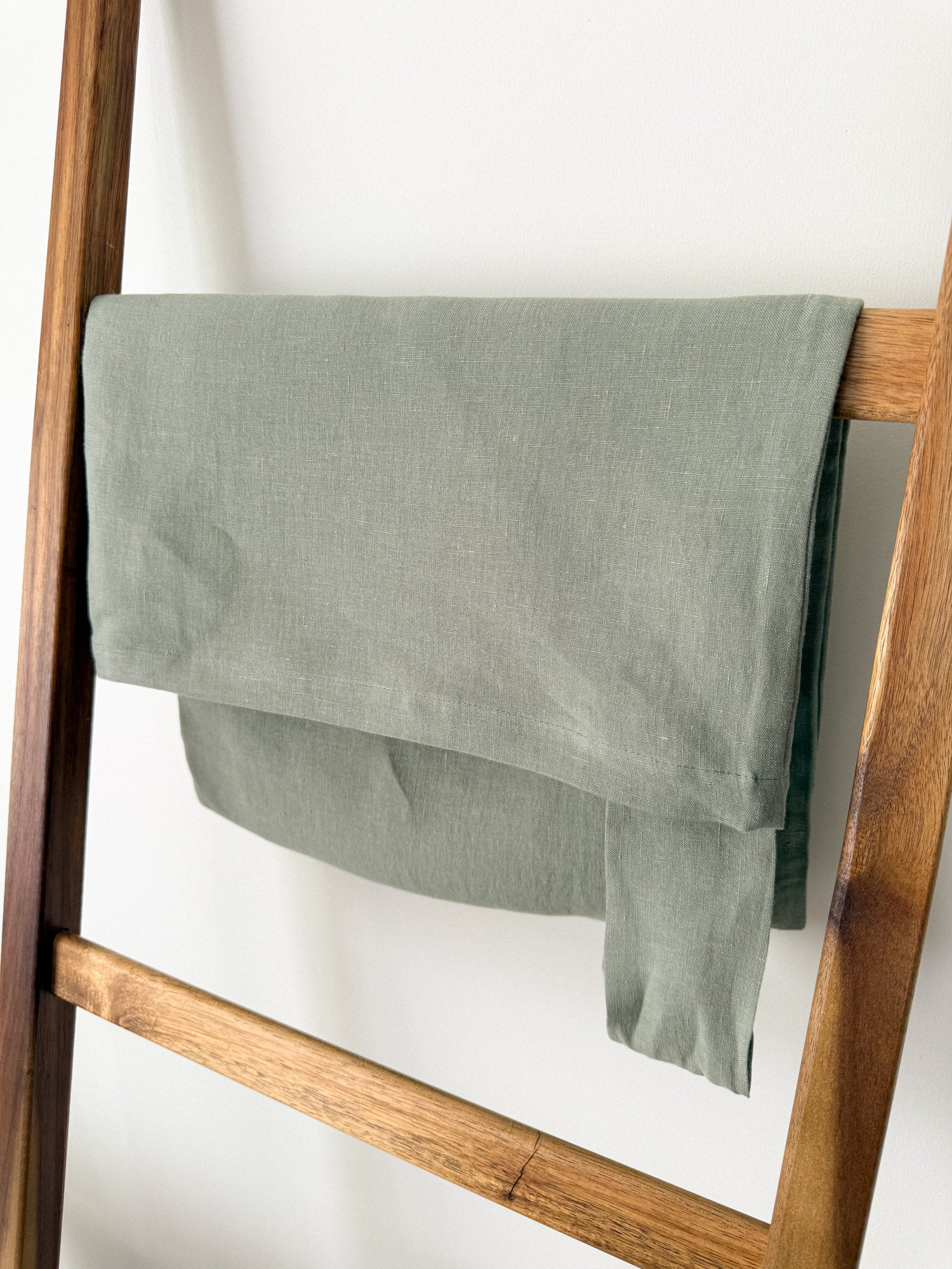 Sac à linge à suspendre en lin - Vert Sauge