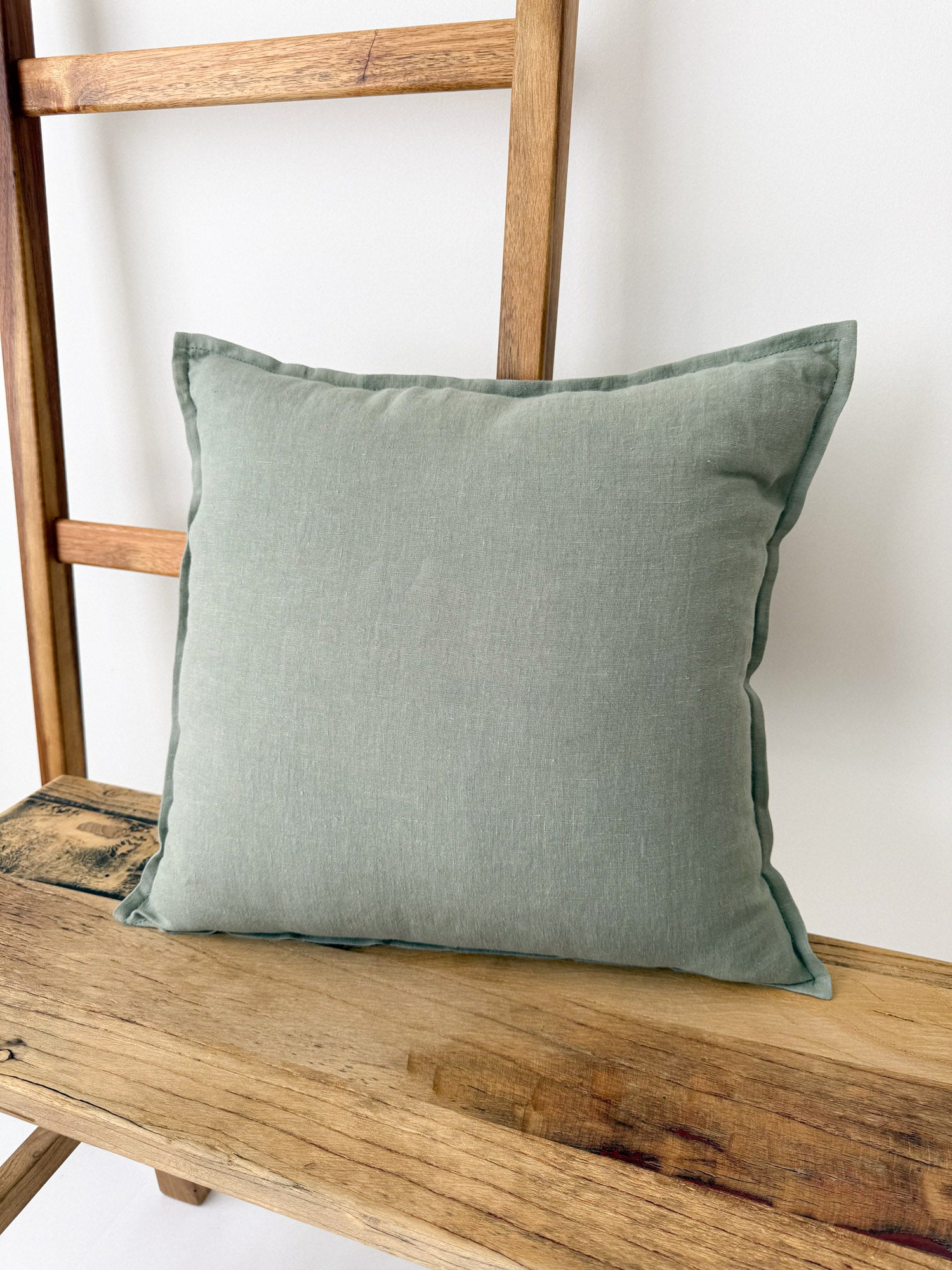 Housse de coussin en lin avec bordure - Vert Sauge