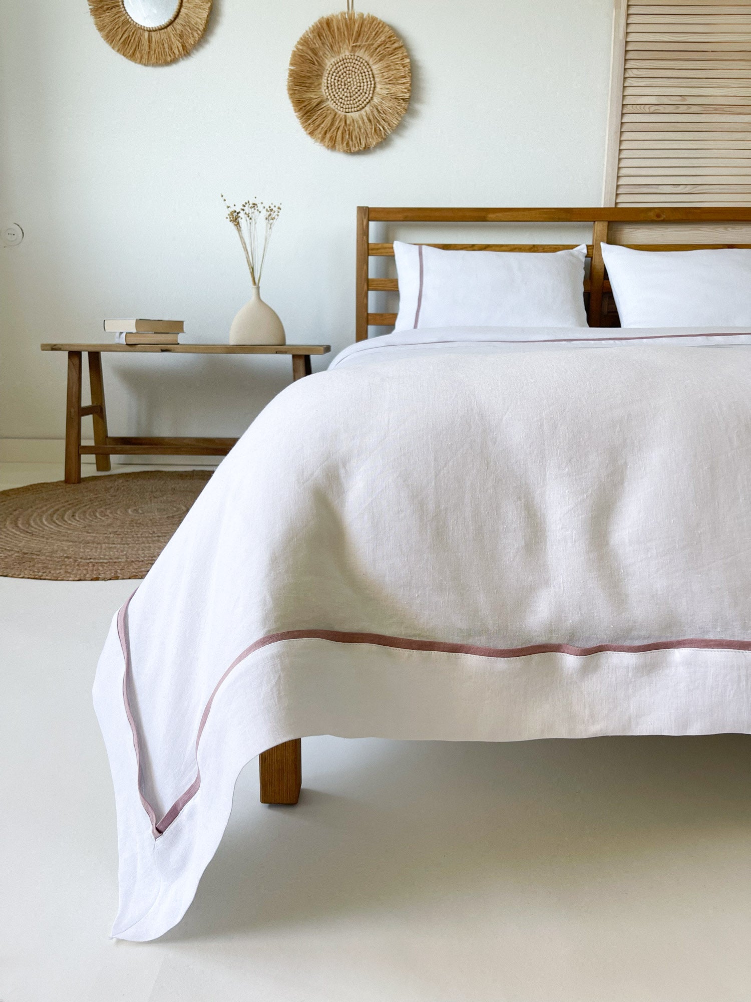 Parure de lit en lin avec bordure blanc et rose - Linen Notes