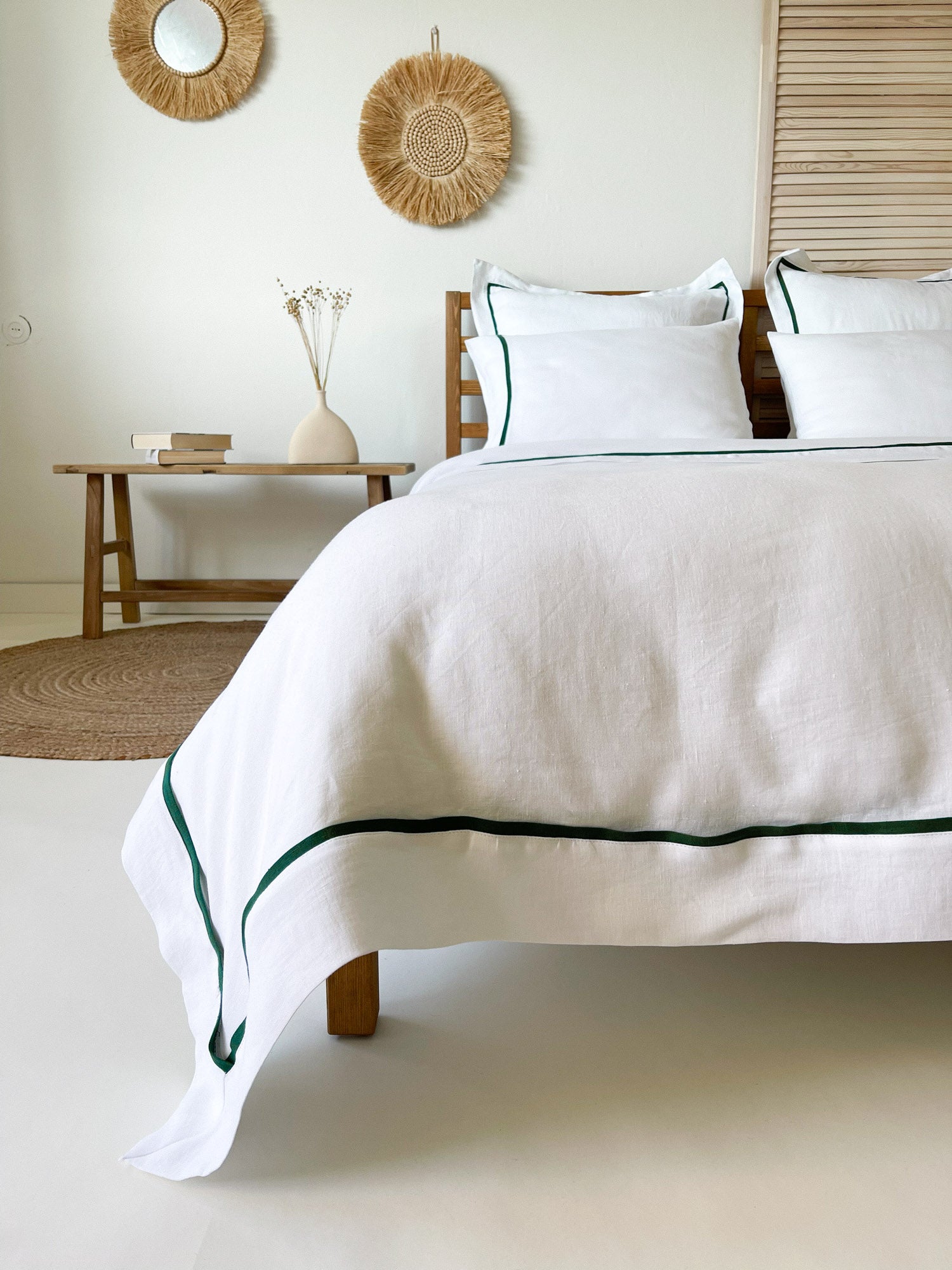 Housse de couette en lin avec bordure - blanc et vert foncé - Linen Notes