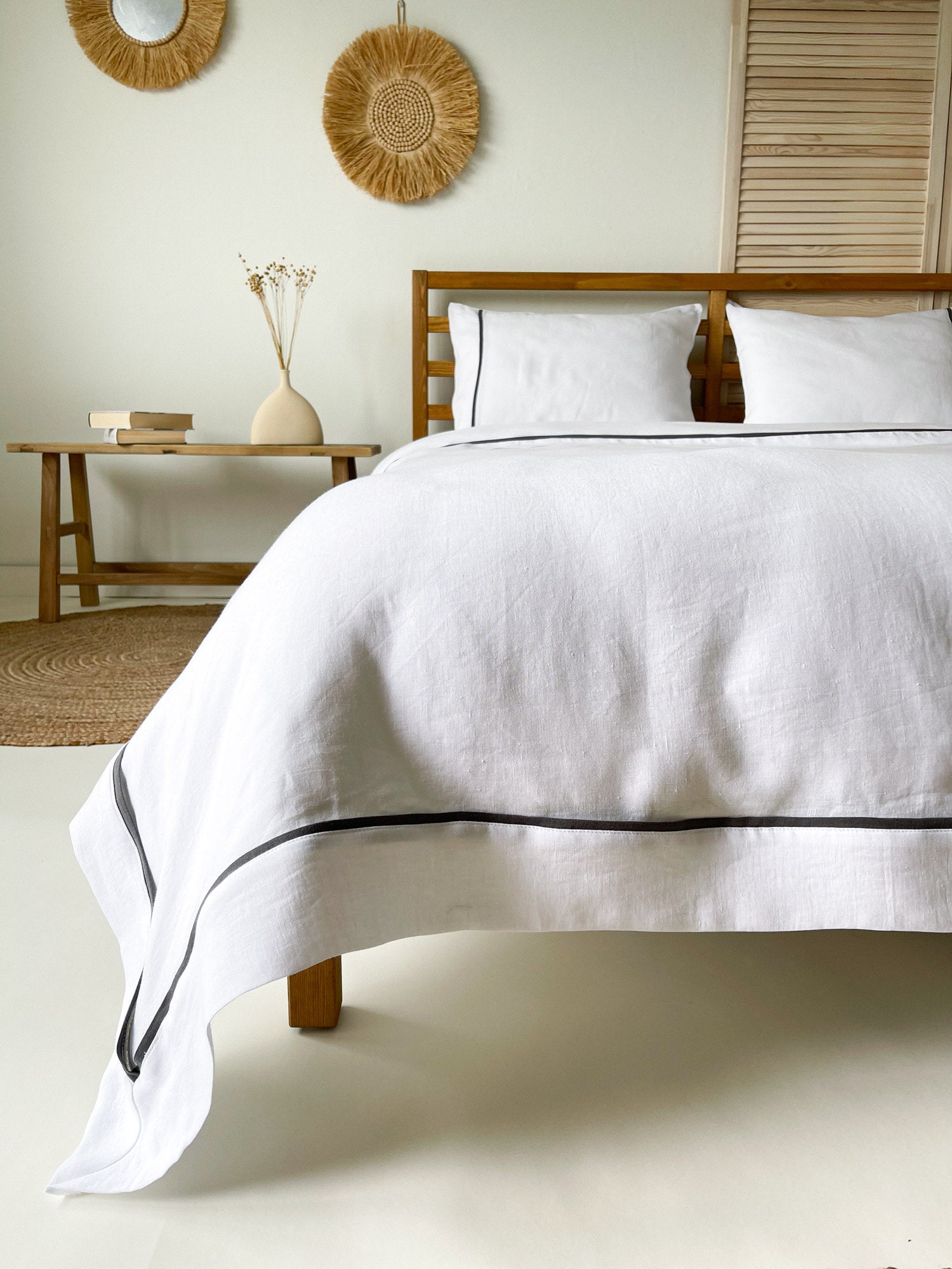 Parure de lit en lin avec bordure blanc et gris foncé - Linen Notes