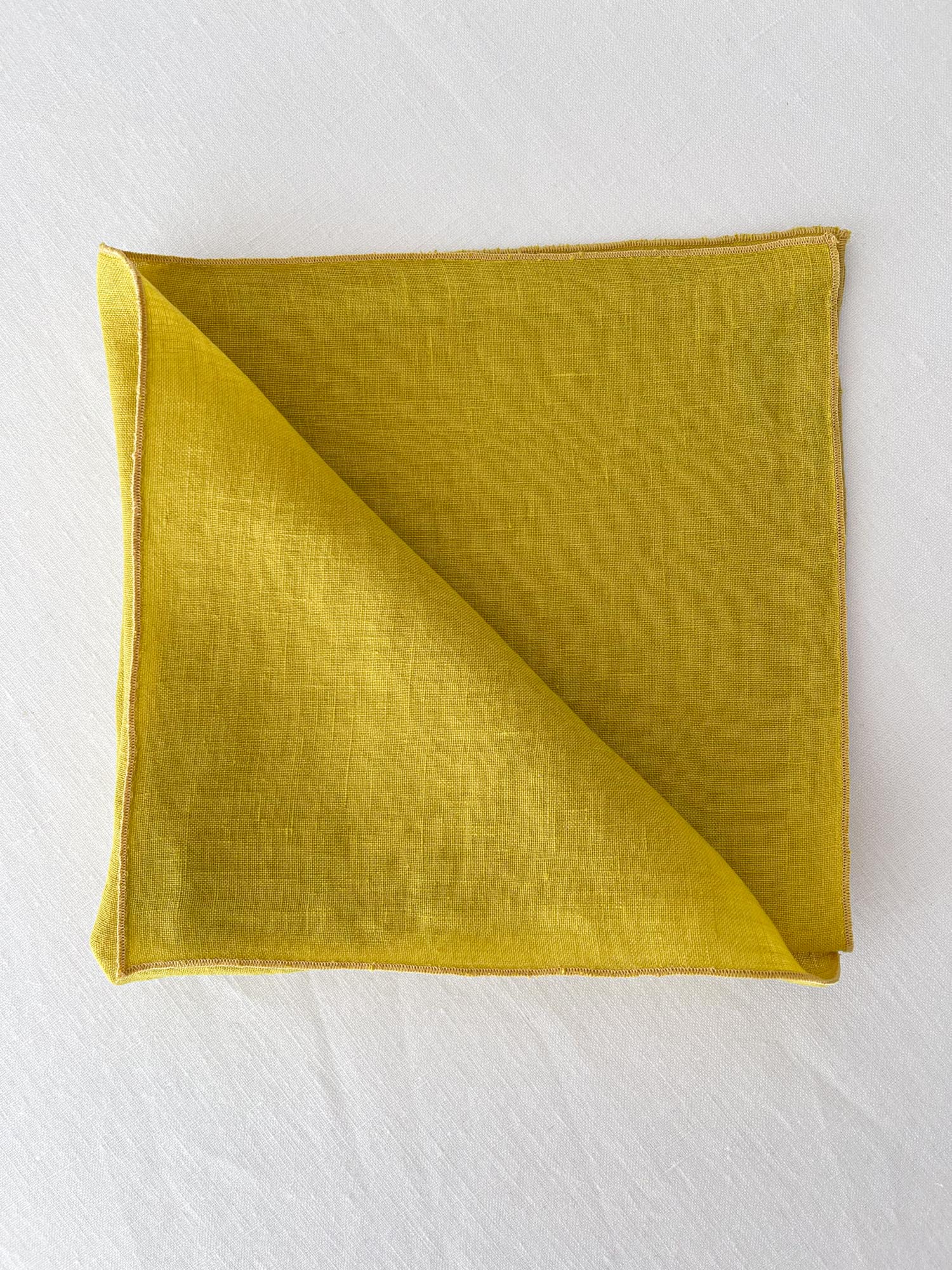 Chartreuse-gelbe Leinenserviette mit Rollsaum - Linen Notes