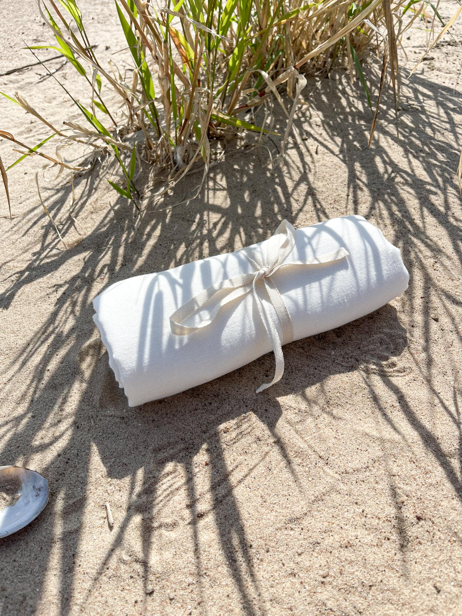 Serviette de plage en lin lavé - blanc cassé